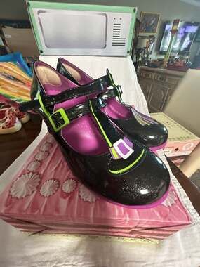 Hot Chocolate Design Double Top Mid Heel Mary Jane Shoes - Hocus Pocus Sz 9 US